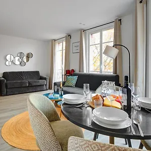 153 Mylene - Superbe A , París Francia